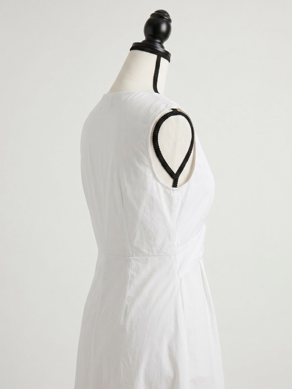 The Row White Twist-Front Sleeveless Top | Deep V | Size 6 (US S/M) - Picture 5 of 10